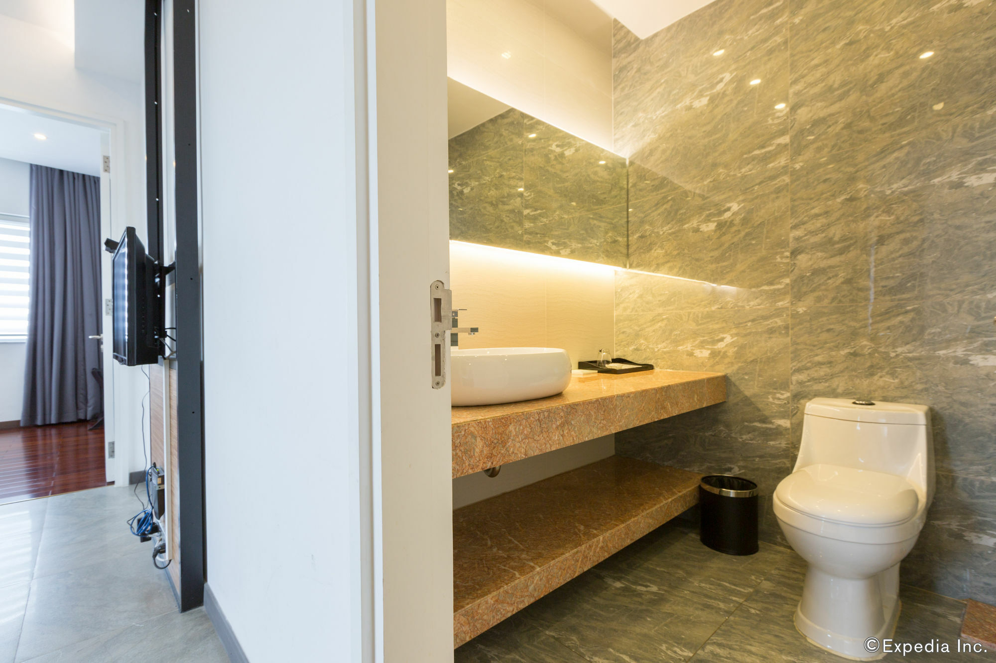 Charm Suite Residence Saigon Ho Chi Minh City Exterior photo