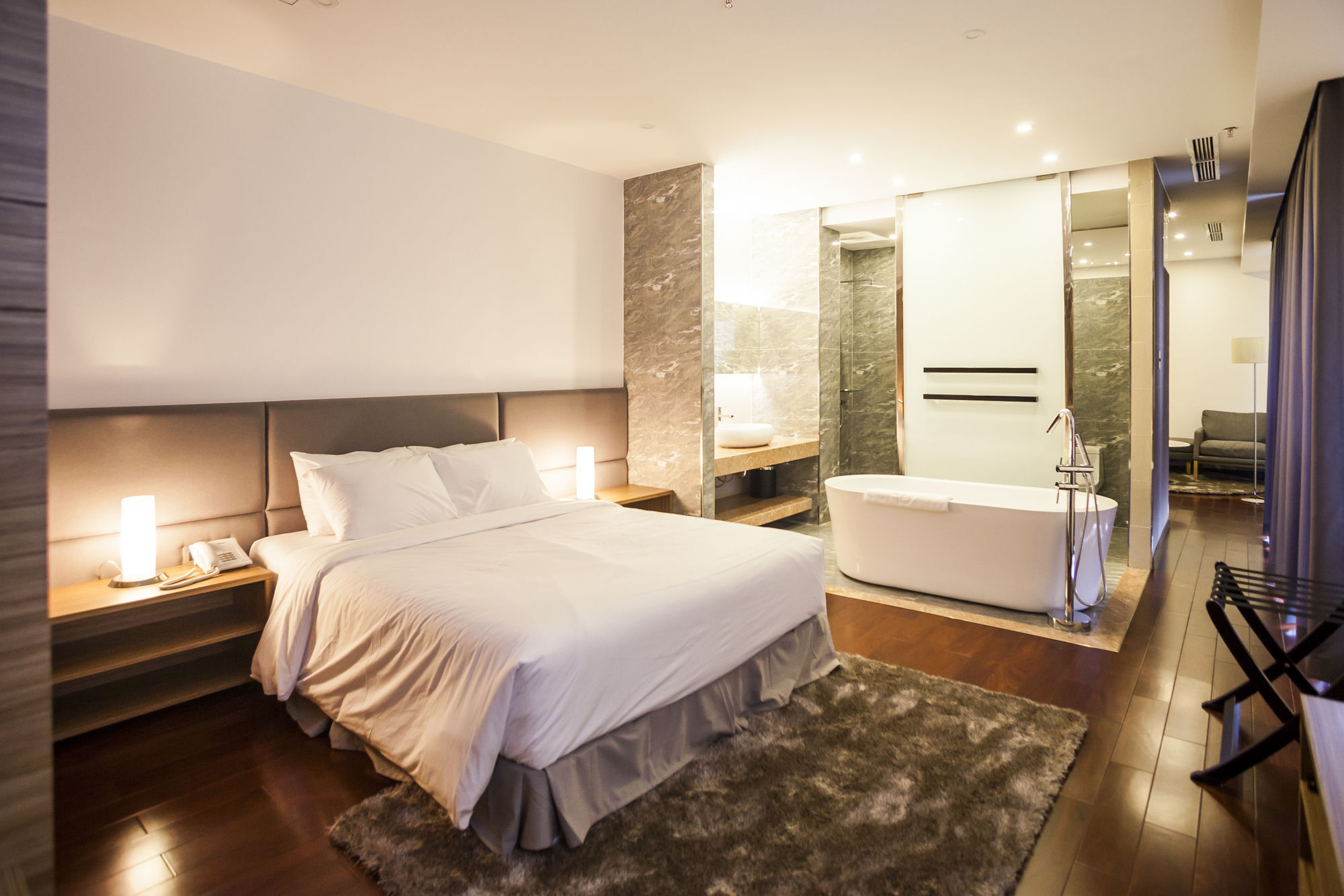 Charm Suite Residence Saigon Ho Chi Minh City Exterior photo